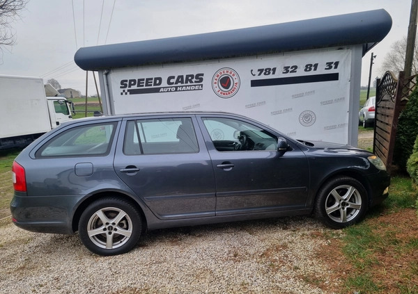 Skoda Octavia cena 25500 przebieg: 280537, rok produkcji 2012 z Suraż małe 106